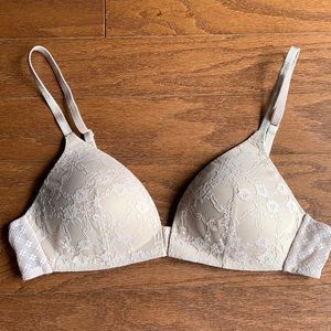 Victoria’s Secret Wire Free Bra Comfortable Lace Neutral Size 36A